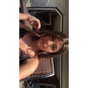 Meet your Posher, Alyssa